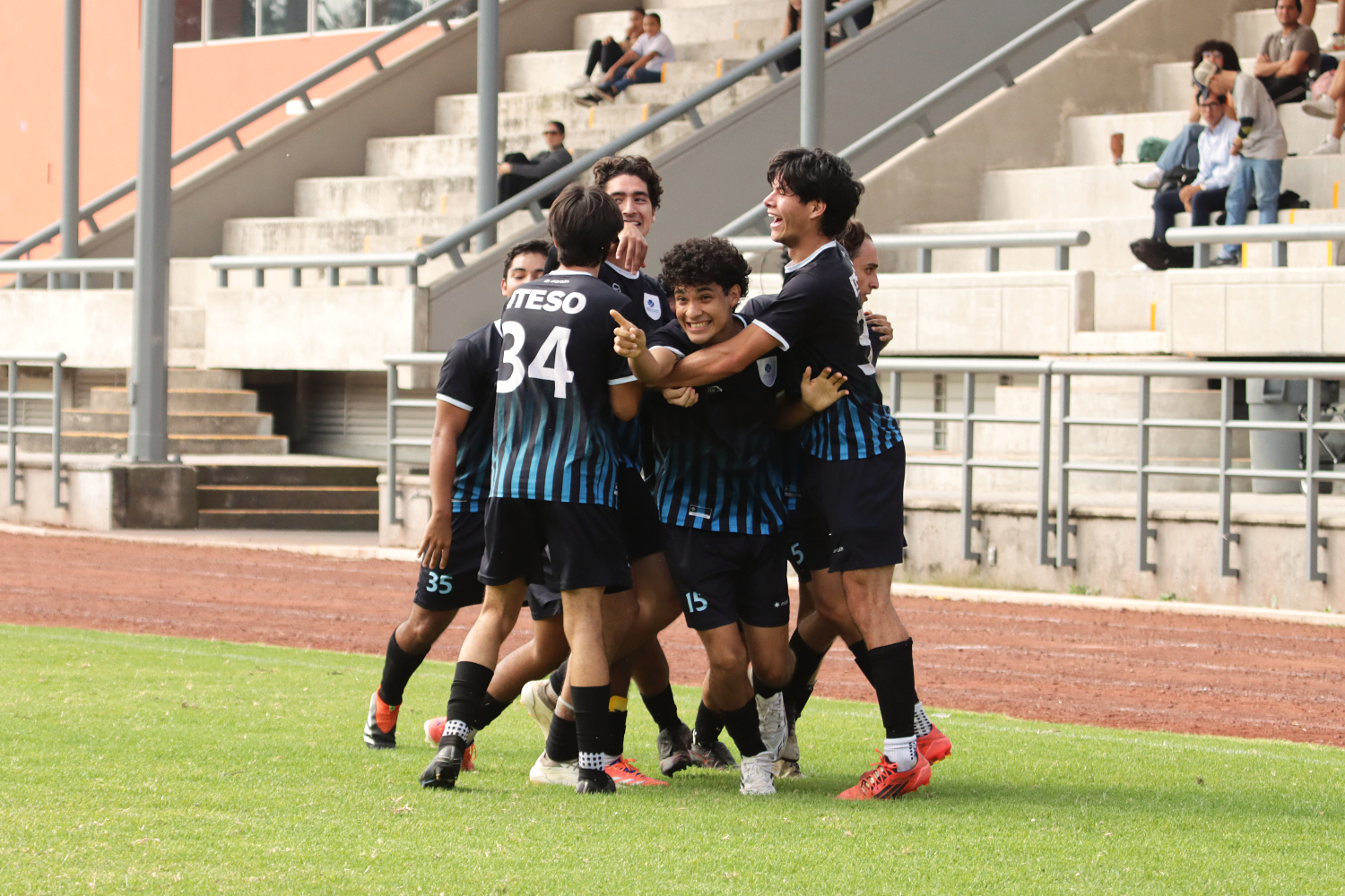 Fútbol Varonil ITESO - Foto 2